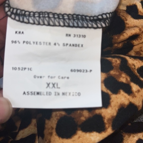 By&By leopard print top with bow detail size XXL.  Like new condition - Picture 8 of 9